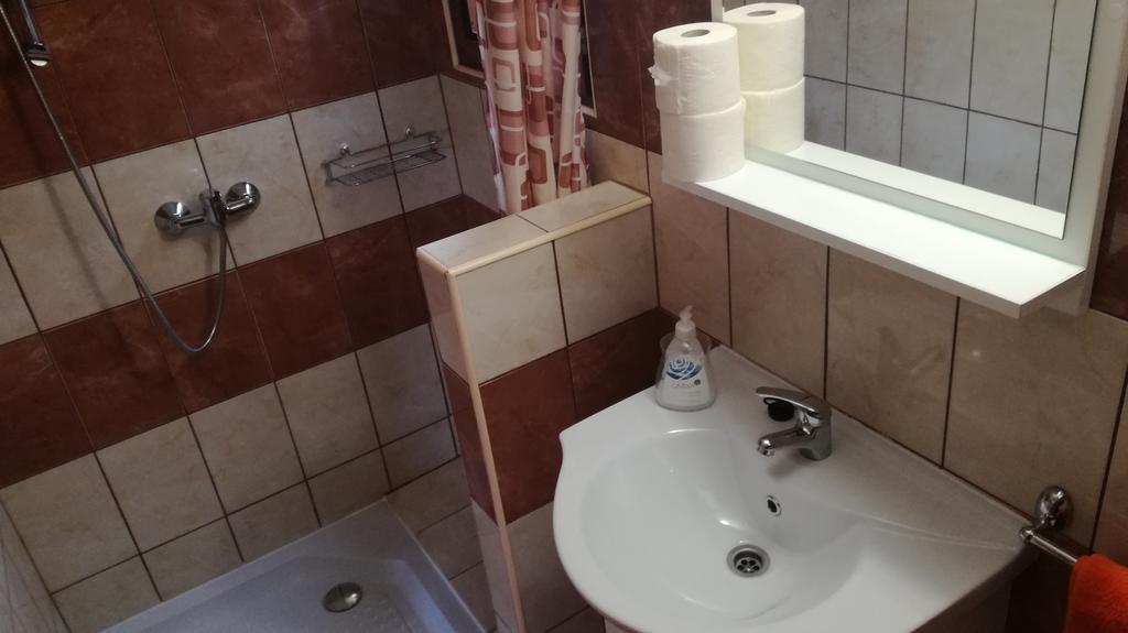 Keri Apartman Mosonmagyaróvár Exterior foto
